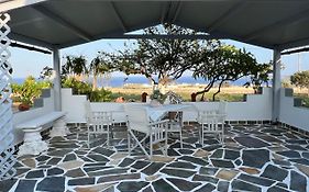 Afiartis Avli House